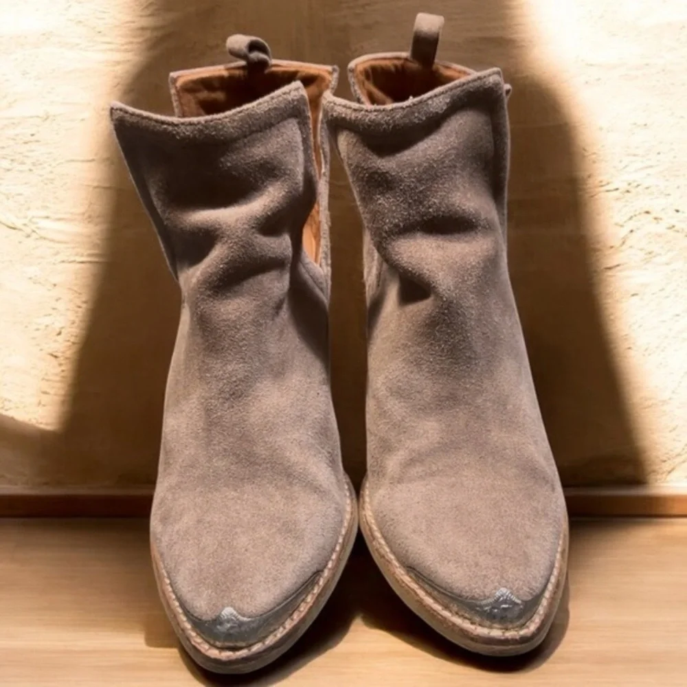 JEFFREY CAMPBELL CROMWELL SLIT TAUPE BOOTIES 7.5